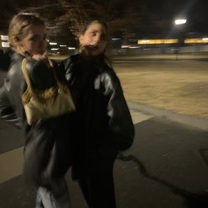 Meet your Posher, Elena